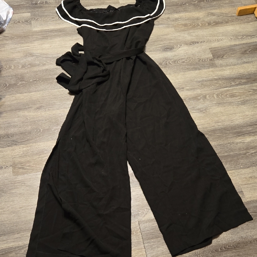 NWT City Chic B/W Jumpsuit Demure Sz M(18)